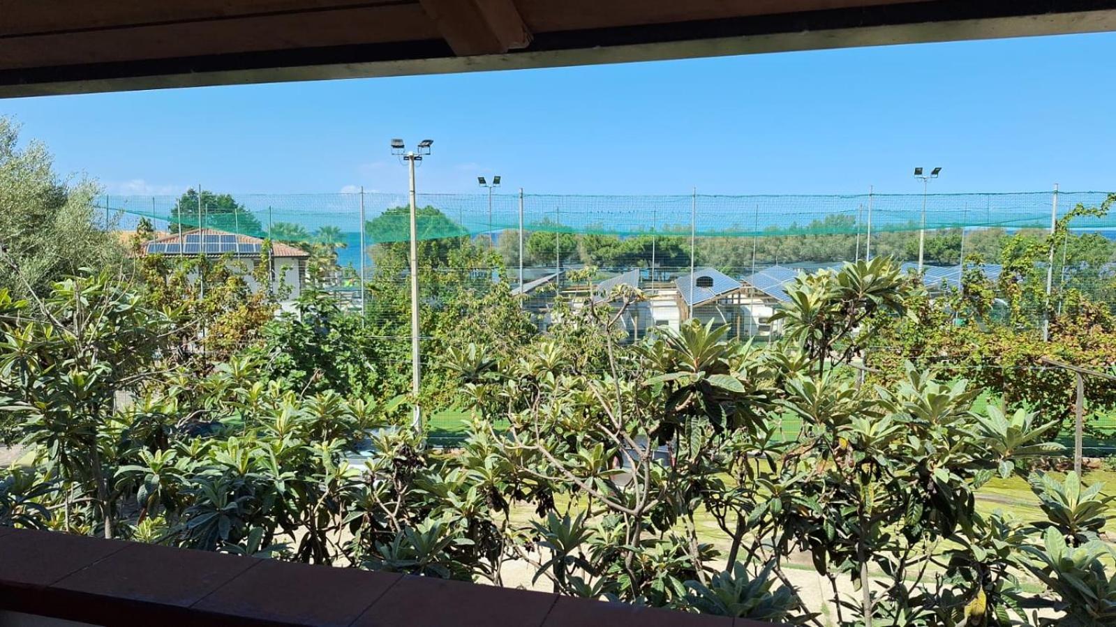 Villaggio Camping La Scogliera Рикади Экстерьер фото